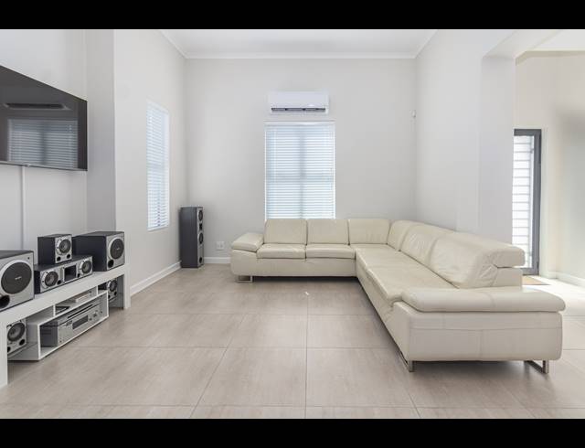 3 BEDROOM FREEHOLD FOR SALE IN PARKLANDS NORTH